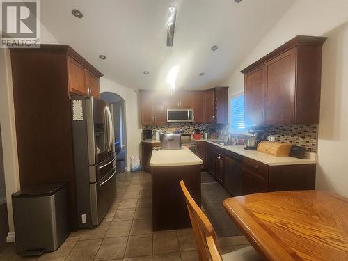 11003 105 Avenue, Fort St. John, BC - Indoor Photo Showing Kitchen