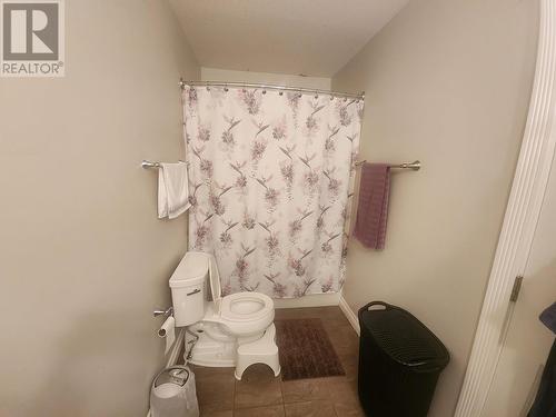11003 105 Avenue, Fort St. John, BC - Indoor Photo Showing Bathroom