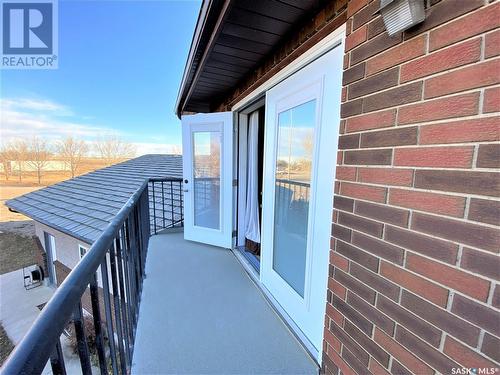 Ne-33-29-23W3, Kindersley Rm No. 290, SK - Outdoor With Balcony With Exterior