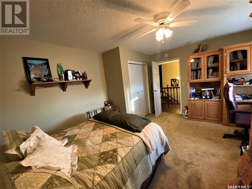 Ne-33-29-23W3, Kindersley Rm No. 290, SK - Indoor Photo Showing Bedroom