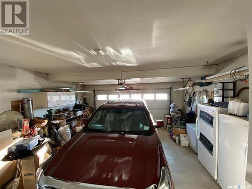 Ne-33-29-23W3, Kindersley Rm No. 290, SK - Indoor Photo Showing Garage