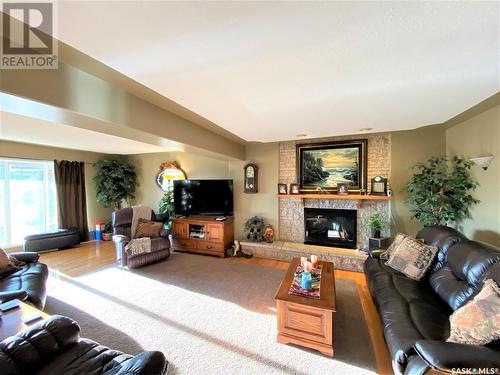 Ne-33-29-23W3, Kindersley Rm No. 290, SK - Indoor Photo Showing Living Room With Fireplace