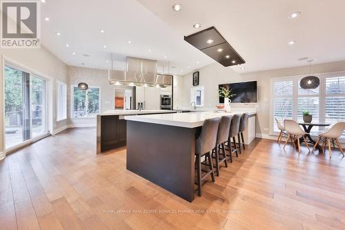 500 Comanche Rd, Mississauga, ON - Indoor Photo Showing Kitchen With Upgraded Kitchen
