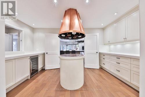 500 Comanche Rd, Mississauga, ON - Indoor Photo Showing Kitchen