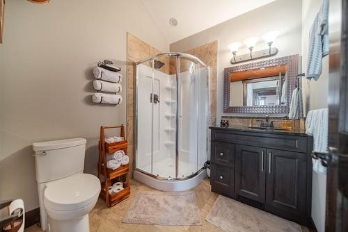 1676 Koocanusa Lake Drive, Newgate, BC - Indoor Photo Showing Bathroom