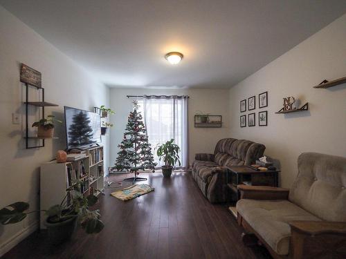 Dwelling - 2440 Rg St-Jean, Saint-Maurice, QC - Indoor Photo Showing Living Room