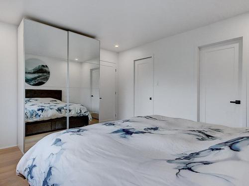 Chambre Ã  coucher principale - 77 Rue De La Canadienne, Saint-Jean-Sur-Richelieu, QC - Indoor Photo Showing Bedroom