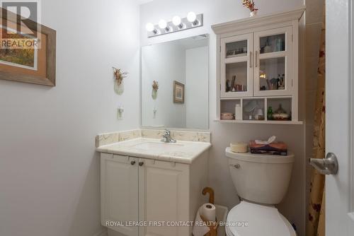 #101 -45 Ferndale Dr S, Barrie, ON - Indoor Photo Showing Bathroom