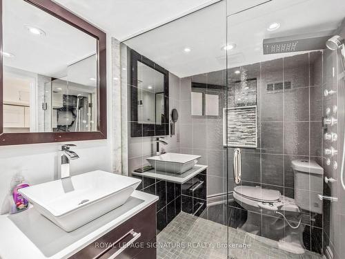118 Wheeler Ave, Toronto, ON - Indoor Photo Showing Bathroom