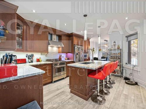 118 Wheeler Ave, Toronto, ON - Indoor Photo Showing Kitchen With Upgraded Kitchen