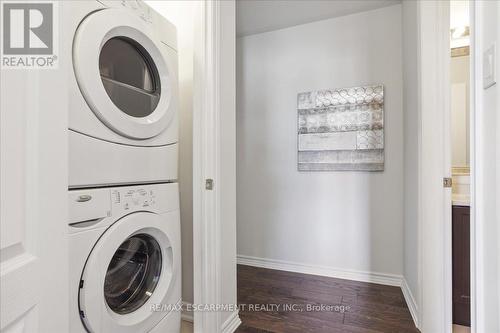 2572 Grand Oak Tr, Oakville, ON - Indoor Photo Showing Laundry Room