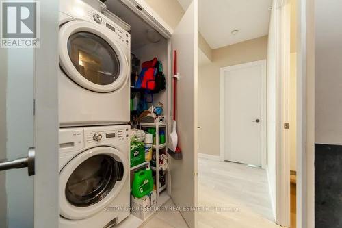2507 - 2220 Lake Shore Boulevard W, Toronto, ON - Indoor Photo Showing Laundry Room