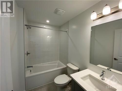 2325 Goldhawk Drive, Ottawa, ON - Indoor Photo Showing Bathroom