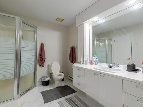Ensuite bathroom - 9049 Crois. Rimouski, Brossard, QC - Indoor Photo Showing Bathroom