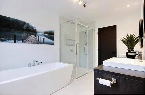 Salle de bains - 16 Rg Papineau, Saint-Paul-D'Abbotsford, QC - Indoor Photo Showing Bathroom