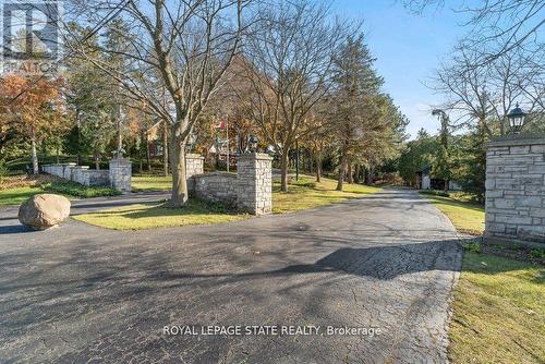 492 Governors Rd, Hamilton, ON 