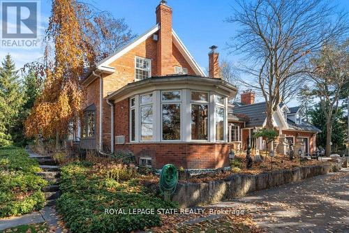 492 Governors Road, Hamilton, ON 