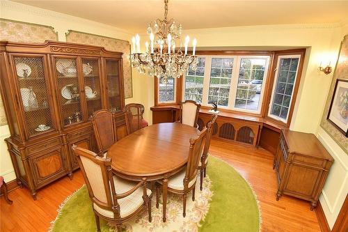 11 Forsyth Place, Hamilton, ON - Indoor Photo Showing Dining Room