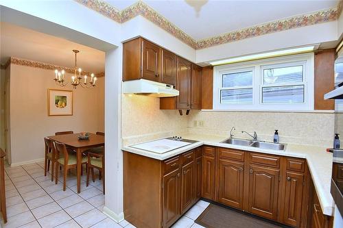 11 Forsyth Place, Hamilton, ON - Indoor Photo Showing Kitchen With Double Sink