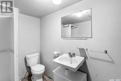 211 3Rd Avenue W, Watrous, SK - Indoor Photo Showing Bathroom