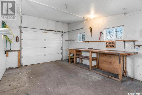 211 3Rd Avenue W, Watrous, SK - Indoor Photo Showing Garage