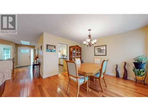 925 Eastside Avenue, Oliver, BC - Indoor Photo Showing Dining Room