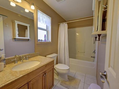 8705 Road 22, Osoyoos, BC - Indoor Photo Showing Bathroom