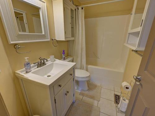 8705 Road 22, Osoyoos, BC - Indoor Photo Showing Bathroom