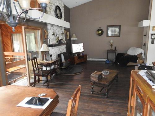 3745 Highway 97A, Armstrong, BC - Indoor Photo Showing Other Room