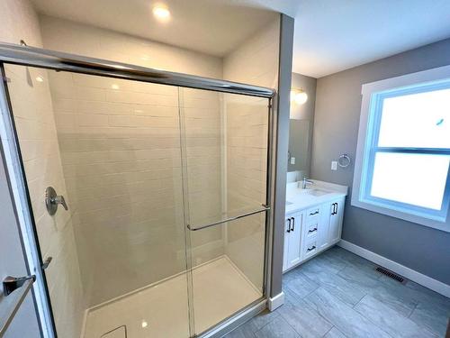 108 Abbey Road, Princeton, BC - Indoor Photo Showing Bathroom