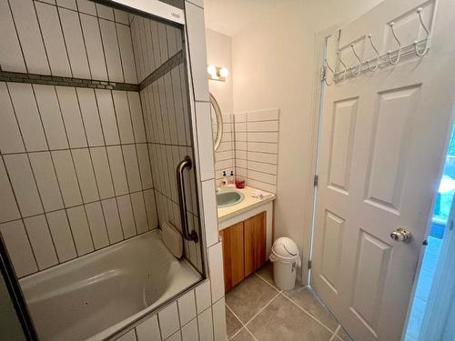 1698 Princeton Summerland Road, Princeton, BC - Indoor Photo Showing Bathroom