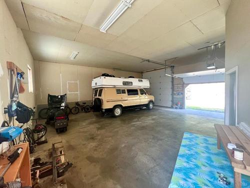 1698 Princeton Summerland Road, Princeton, BC - Indoor Photo Showing Garage