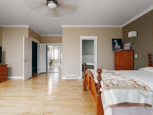 878 Kuipers Crescent, Kelowna, BC - Indoor Photo Showing Bedroom