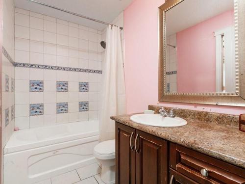 878 Kuipers Crescent, Kelowna, BC - Indoor Photo Showing Bathroom