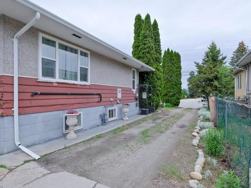 505 Leathead Road, Kelowna, BC - Outdoor With Exterior