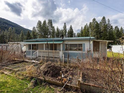 85 Ernest Avenue, Beaverdell, BC - Outdoor With Deck Patio Veranda