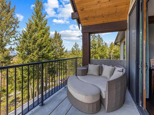 4505 Gaspardone Road, Kelowna, BC - Outdoor With Balcony With Exterior