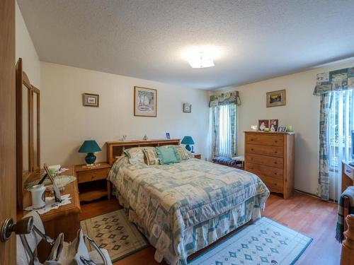 3-17017 Snow Avenue, Summerland, BC - Indoor Photo Showing Bedroom