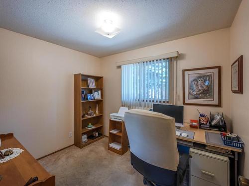 3-17017 Snow Avenue, Summerland, BC - Indoor Photo Showing Office