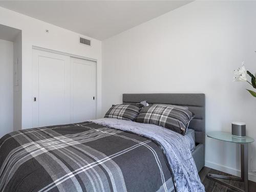 1301-485 Groves Avenue, Kelowna, BC - Indoor Photo Showing Bedroom