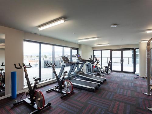 1301-485 Groves Avenue, Kelowna, BC - Indoor Photo Showing Gym Room