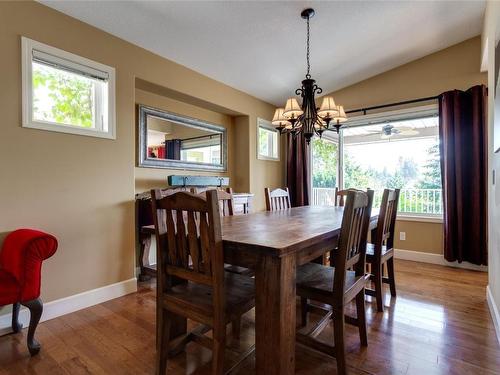 3839 Glen Canyon Drive, West Kelowna, BC - Indoor Photo Showing Dining Room