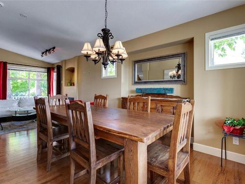 3839 Glen Canyon Drive, West Kelowna, BC - Indoor Photo Showing Dining Room