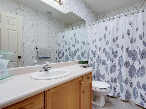 3839 Glen Canyon Drive, West Kelowna, BC - Indoor Photo Showing Bathroom