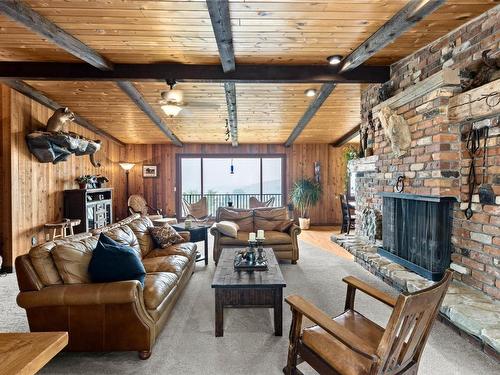 6332 Beaton Road, Kamloops, BC - Indoor Photo Showing Living Room With Fireplace