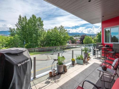 301-88 Lakeshore Drive, Penticton, BC - Outdoor With Exterior