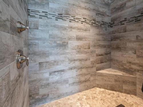 88 Lakeshore Drive, Penticton, BC - Indoor Photo Showing Bathroom