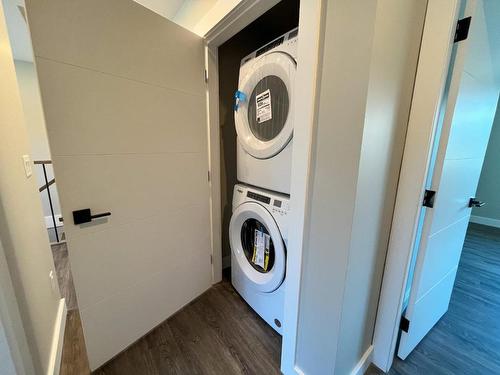 104 Abbey Road, Princeton, BC - Indoor Photo Showing Laundry Room