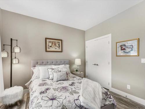 1077 Loseth Drive, Kelowna, BC - Indoor Photo Showing Bedroom