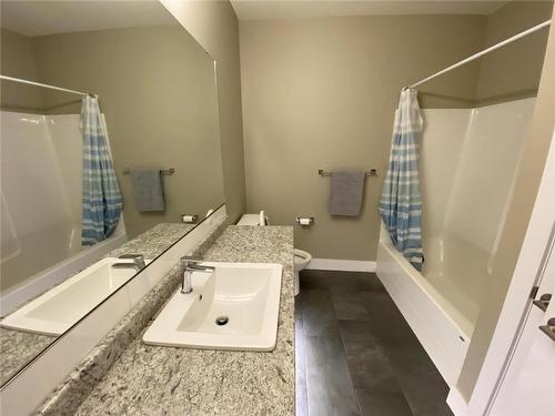 1077 Loseth Drive, Kelowna, BC - Indoor Photo Showing Bathroom